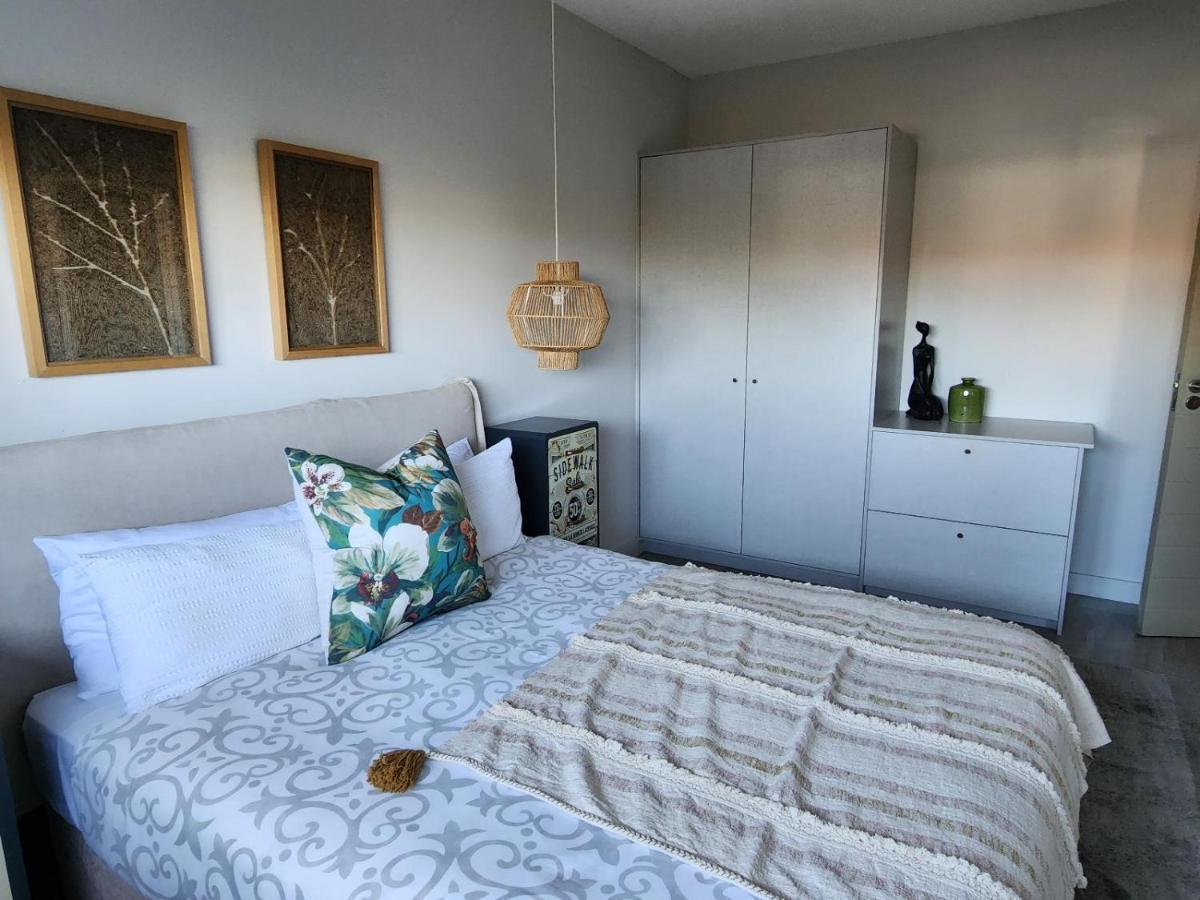 Apartment Thyme Spent Bloubergstrand *